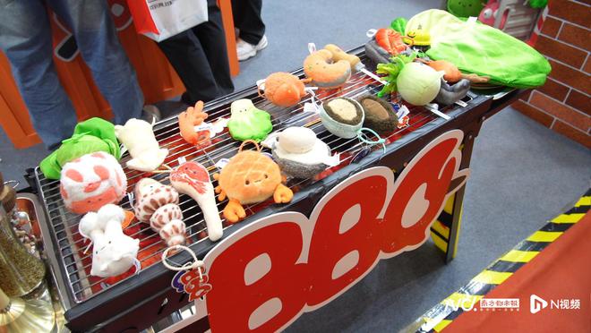 0亿玩具厂家花式推新品、降价抢客澳门新葡京潮玩市场去年规模超72(图1)