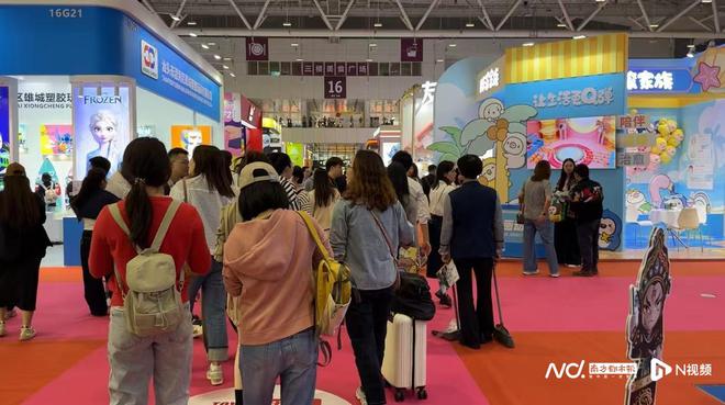 0亿玩具厂家花式推新品、降价抢客澳门新葡京潮玩市场去年规模超72(图10)